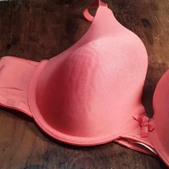 NWOT Secret Treasures 40C Coral Beautiful Padded underwire Gorgeous Bra - Picture 2 of 14